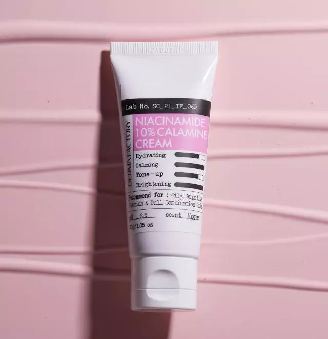 Крем успокаивающий для чувствительного типа кожи Derma Factory Niacinamide 10% Calamine Cream